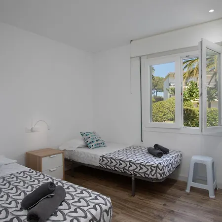 Amb Piscina I Aparcament - Baixos Amb Jardinet Apartament *