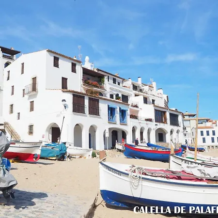 아파트 Amb Piscina I Aparcament - Baixos Amb Jardinet *