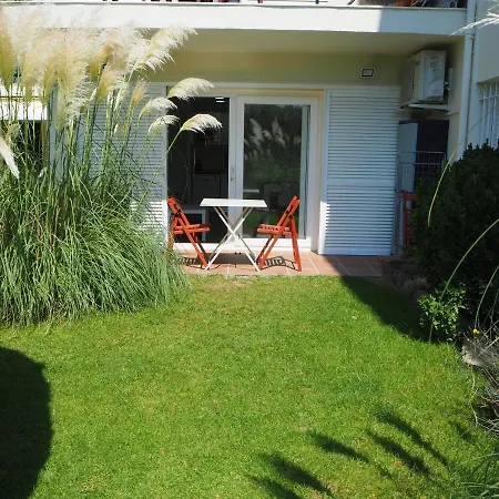 Apartment Amb Piscina I Aparcament - Baixos Amb Jardinet