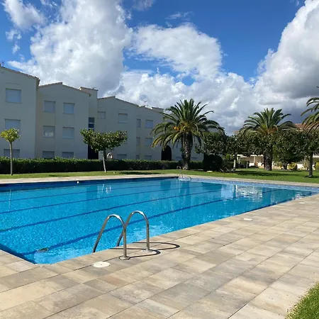 Amb Piscina I Aparcament - Baixos Amb Jardinet *