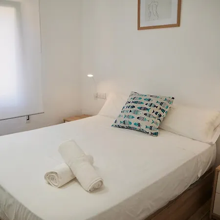 Amb Piscina I Aparcament - Baixos Amb Jardinet *