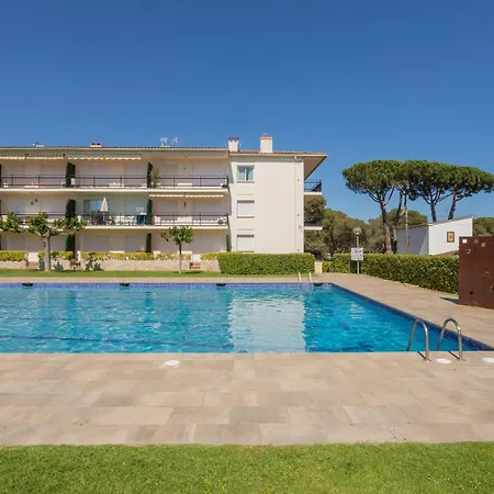 아파트 Amb Piscina I Aparcament - Baixos Amb Jardinet *