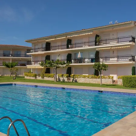 아파트 Amb Piscina I Aparcament - Baixos Amb Jardinet